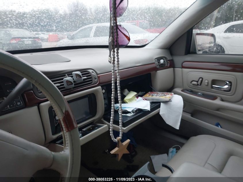 1999 Cadillac Deville Standard VIN: 1G6KD54Y4XU725620 Lot: 38053225