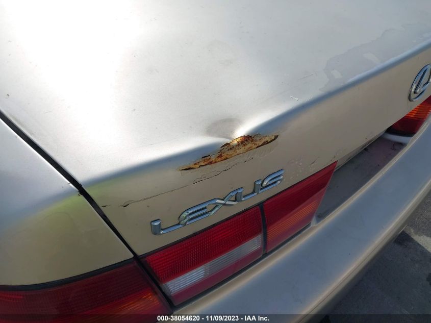 1998 Lexus Es 300 VIN: JT8BF28GXW5044389 Lot: 38054620