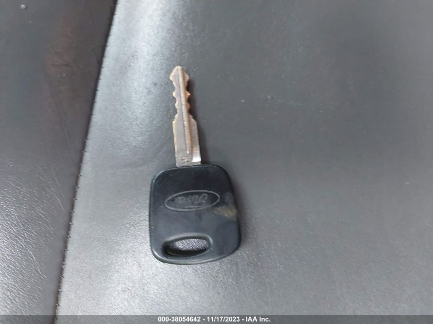 2002 Ford Escape Xlt VIN: 1FMCU04112KB30201 Lot: 38054642