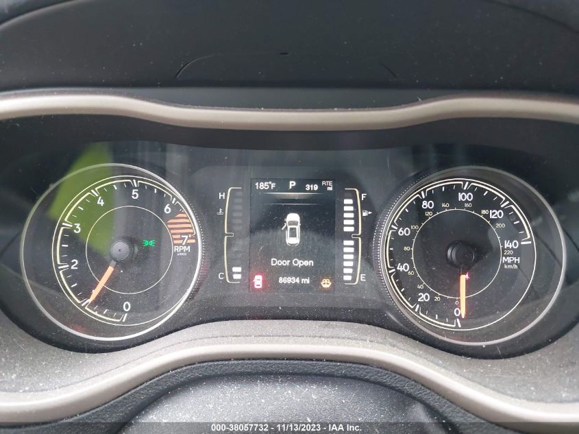 2016 Jeep Cherokee Latitude VIN: 1C4PJMCB2GW311338 Lot: 38057732