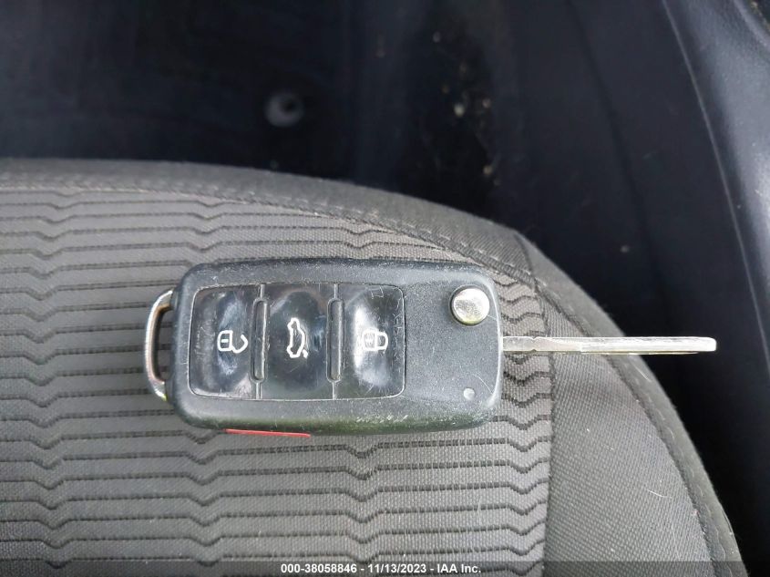 2012 Volkswagen Beetle Entry Pzev VIN: 3VWFP7AT6CM643975 Lot: 38058846