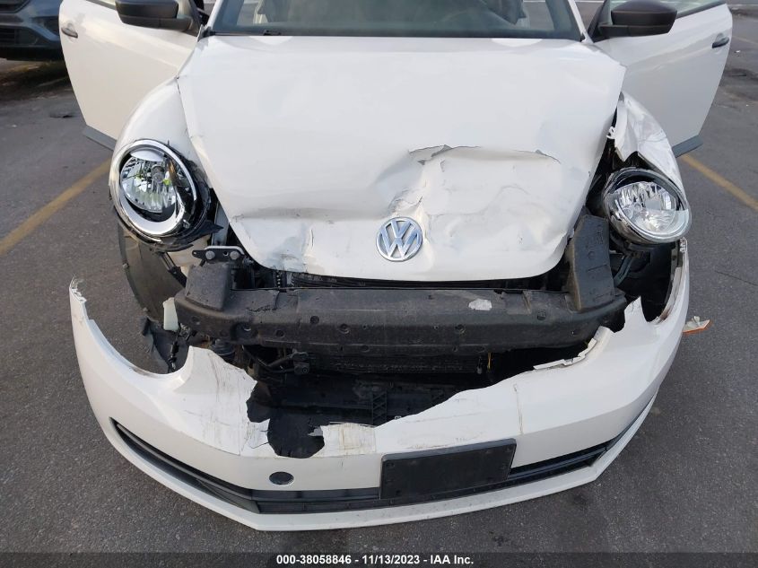 2012 Volkswagen Beetle Entry Pzev VIN: 3VWFP7AT6CM643975 Lot: 38058846