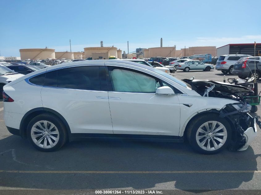 2019 Tesla Model X 75D/Standard Range/Long Range/100D VIN: 5YJXCDE2XKF182981 Lot: 38061264