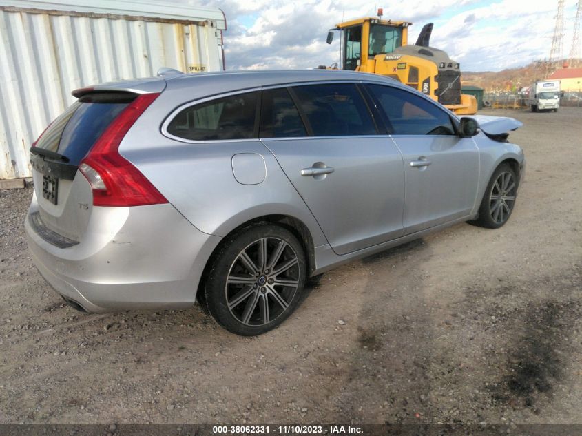 2015 Volvo V60 T5 Premier Plus VIN: YV140MEC5F1194940 Lot: 38062331