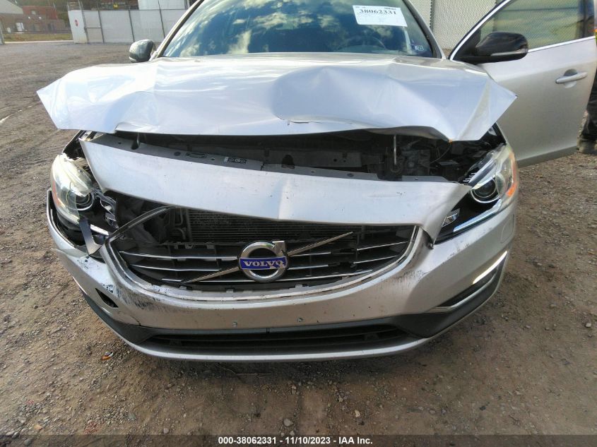 2015 Volvo V60 T5 Premier Plus VIN: YV140MEC5F1194940 Lot: 38062331