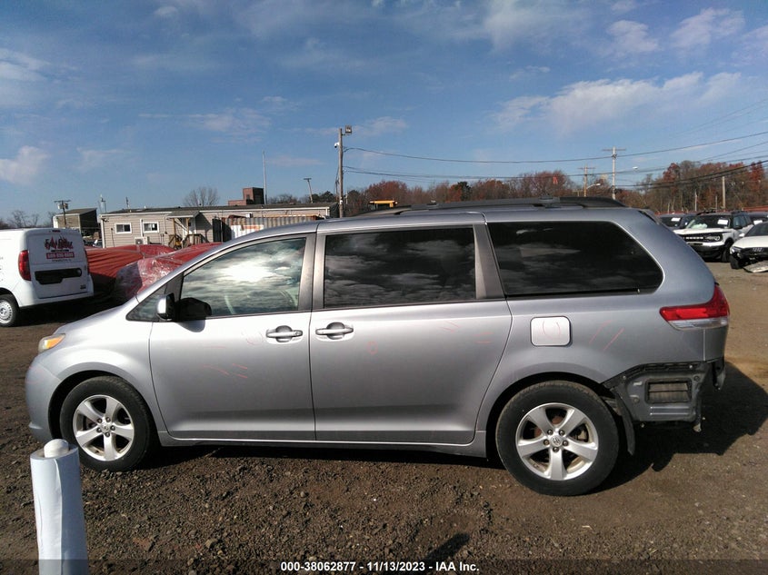 2012 Toyota Sienna Le VIN: 5TDKK3DC5CS274238 Lot: 38062877