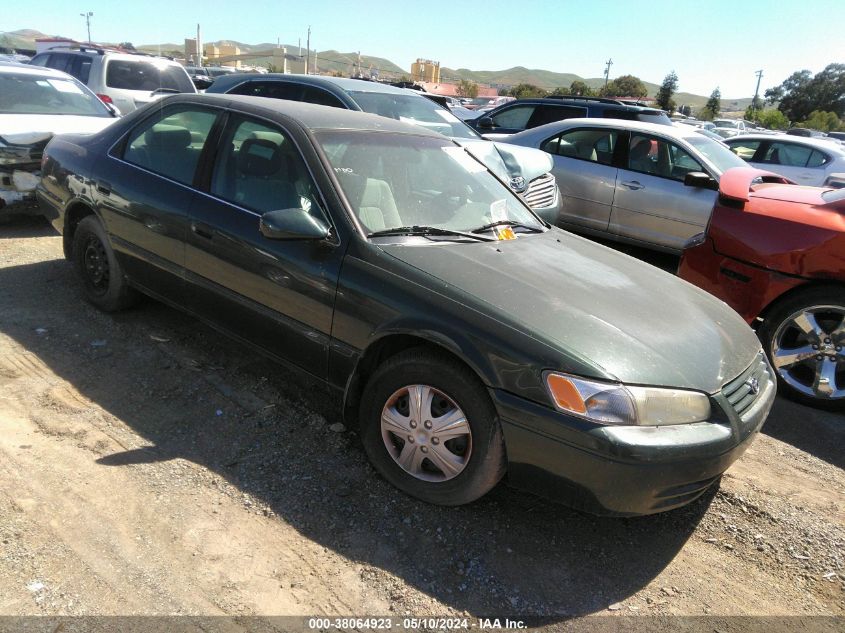 1999 Toyota Camry Le VIN: 4T1BG22K5XU885177 Lot: 38064923