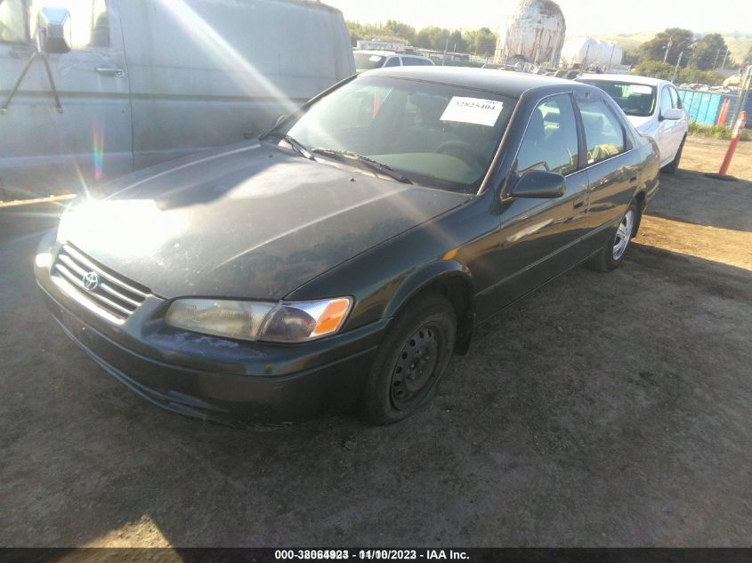 1999 Toyota Camry Le VIN: 4T1BG22K5XU885177 Lot: 38064923