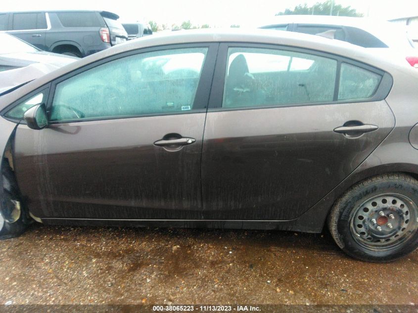 3KPFK4A74HE135427 2017 Kia Forte Lx