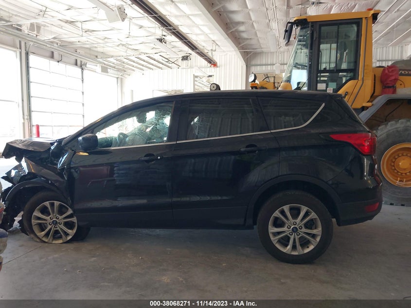 1FMCU9GD8KUA29011 2019 FORD ESCAPE photo no. 13