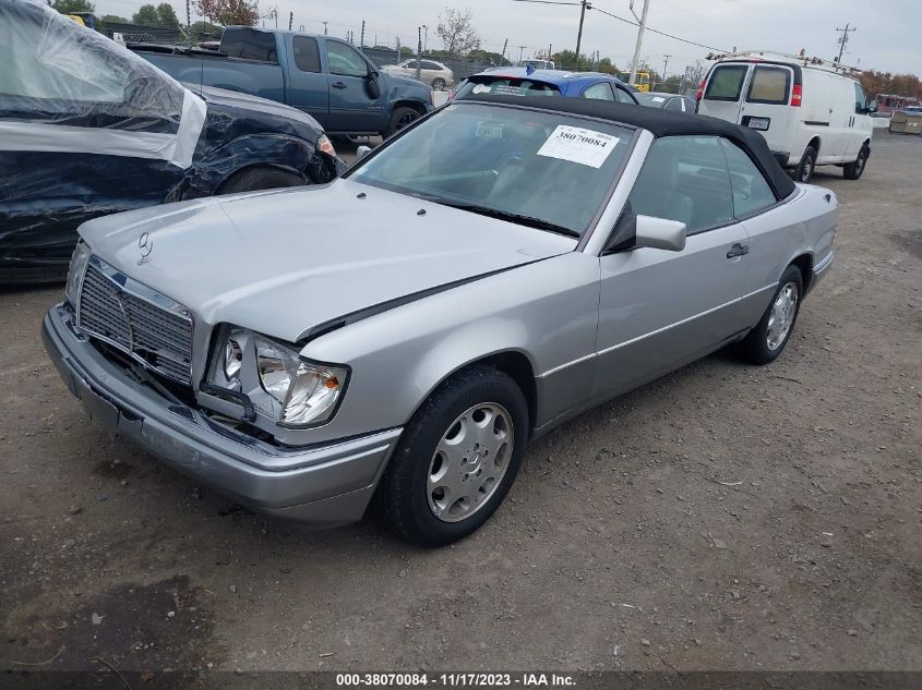 1995 Mercedes-Benz E 320 VIN: WDBEA66E0SC282696 Lot: 38070084