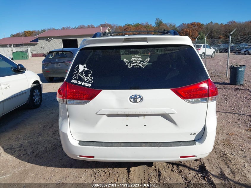 2011 Toyota Sienna Le V6 VIN: 5TDKK3DC8BS157204 Lot: 38072101
