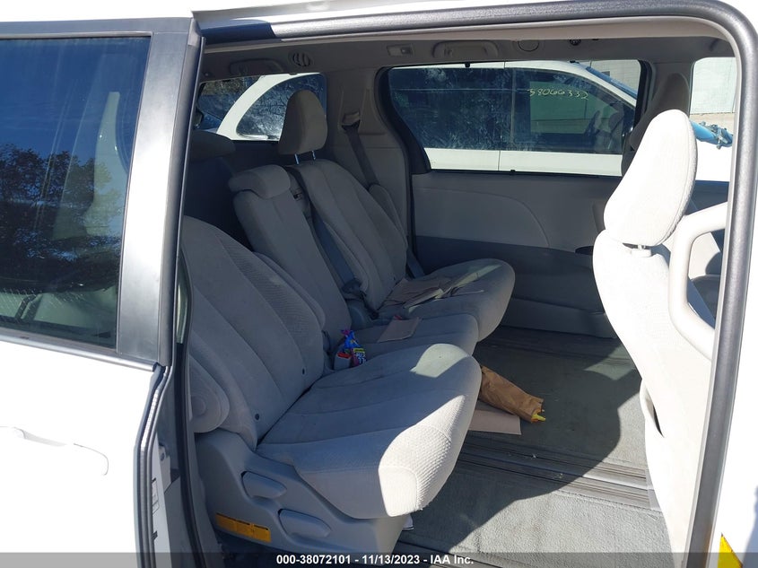 2011 Toyota Sienna Le V6 VIN: 5TDKK3DC8BS157204 Lot: 38072101