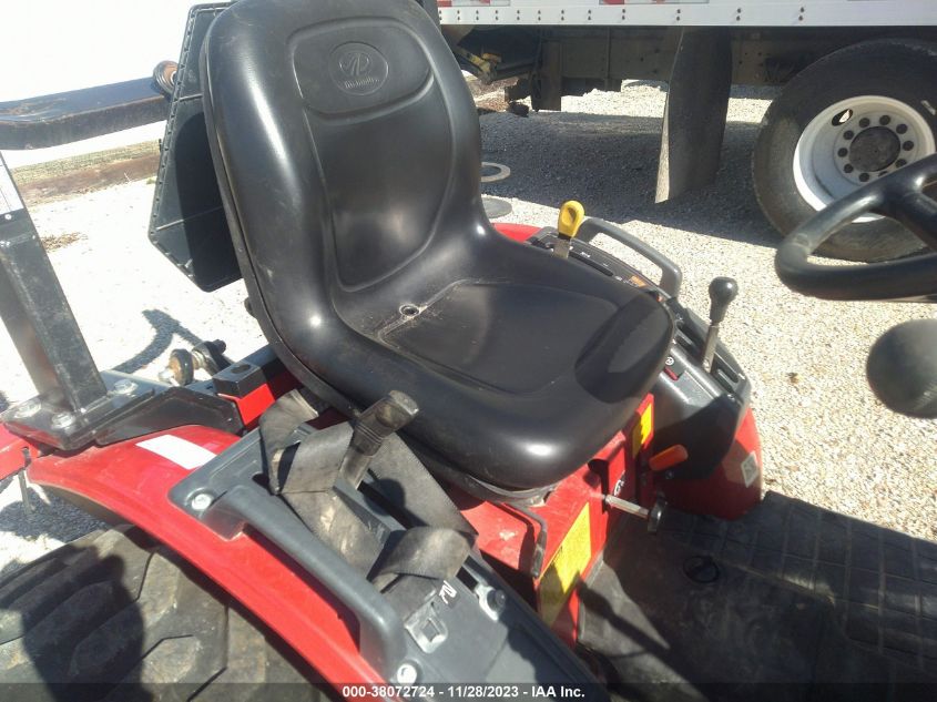 26MG160421814 2017 Mahindra Max 26Xl