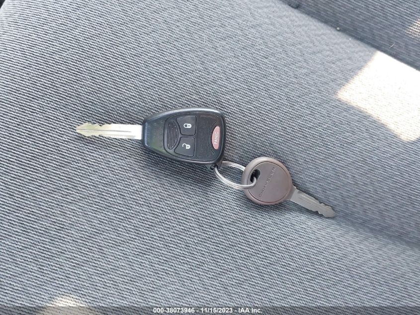 2005 Chrysler Town & Country VIN: 1C4GP45R85B387370 Lot: 38073946