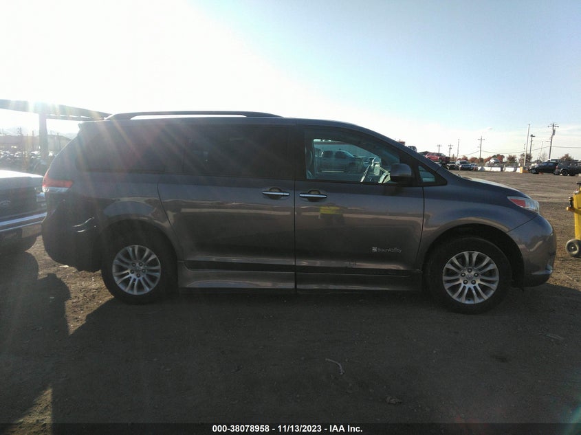 2012 Toyota Sienna Xle Aas/Xle/Ltd VIN: 5TDYK3DCXCS246929 Lot: 38078958