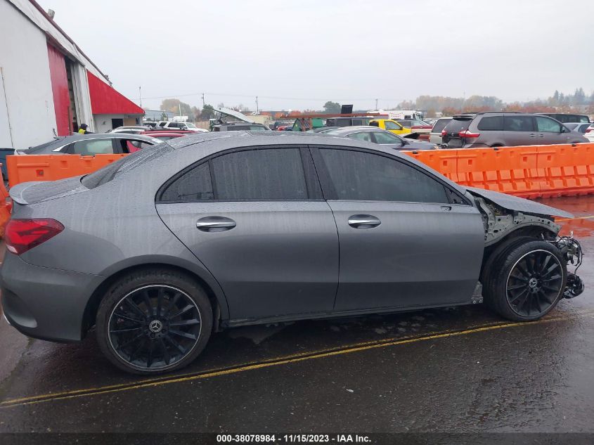 2019 Mercedes-Benz A 220 4Matic VIN: WDD3G4FBXKW020092 Lot: 38078984