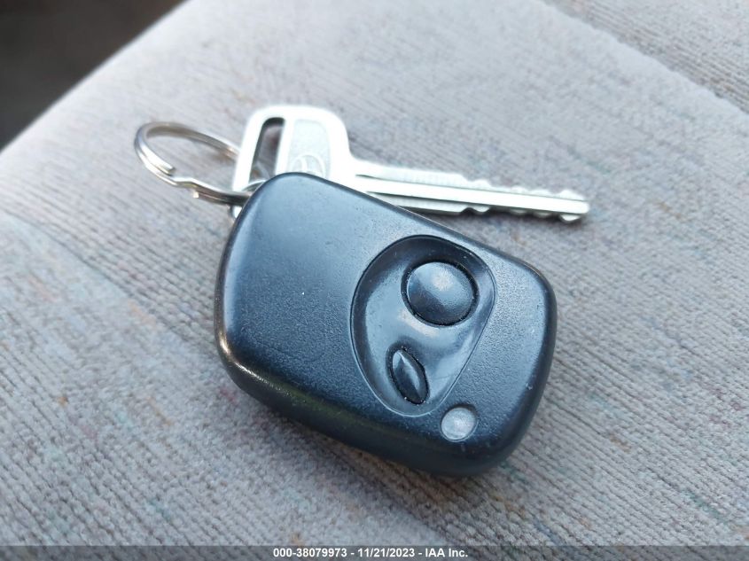 1998 Toyota Sienna Le VIN: 4T3ZF13C7WU040744 Lot: 38079973