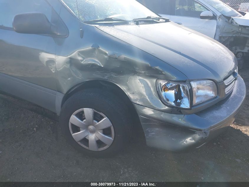 1998 Toyota Sienna Le VIN: 4T3ZF13C7WU040744 Lot: 38079973