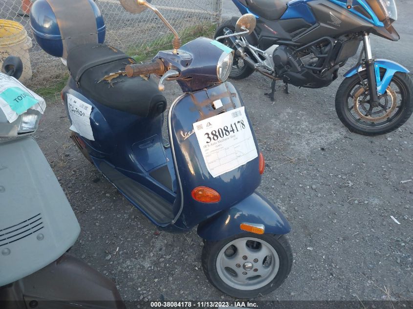 2005 Vespa M198F VIN: ZAPM198F655013484 Lot: 38084178