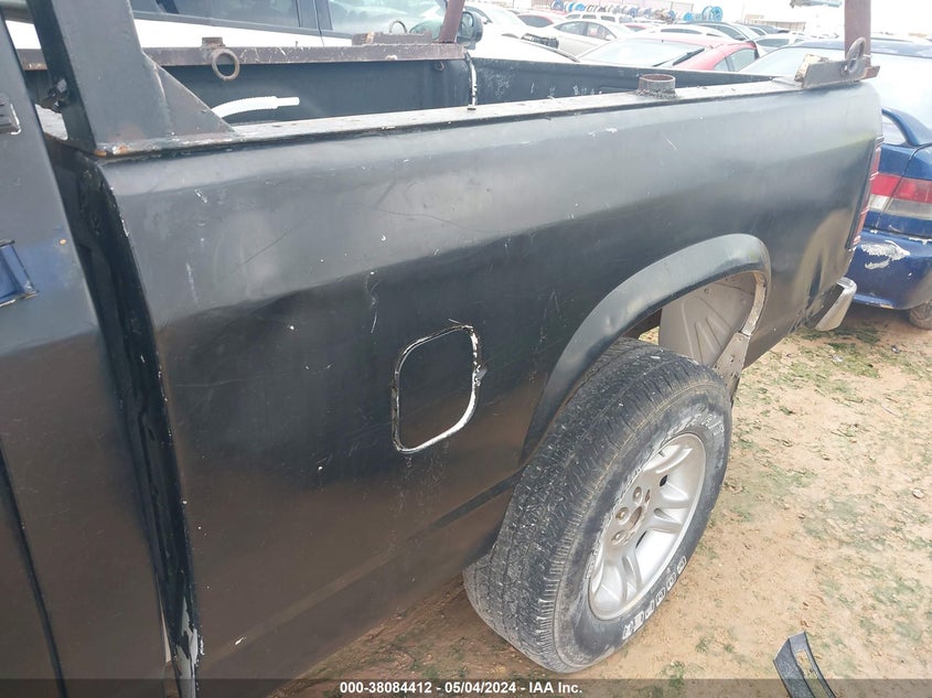 1992 Dodge Dakota VIN: 1B7FL26XXNS682673 Lot: 38084412