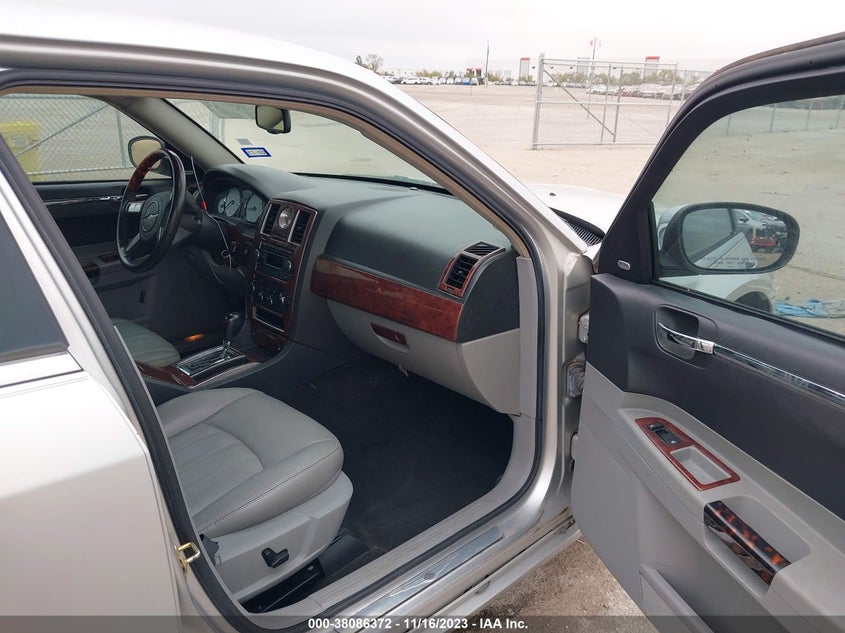 2006 Chrysler 300 C VIN: 2C3KA63H96H202869 Lot: 38086372