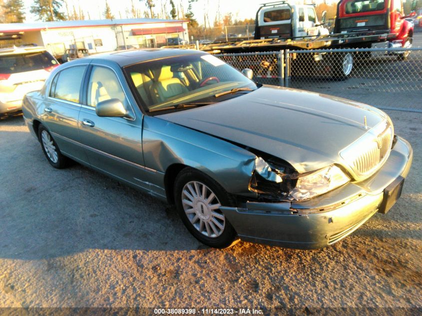 2005 Lincoln Town Car Signature Limited VIN: 1LNHM82WX5Y637036 Lot: 38089398