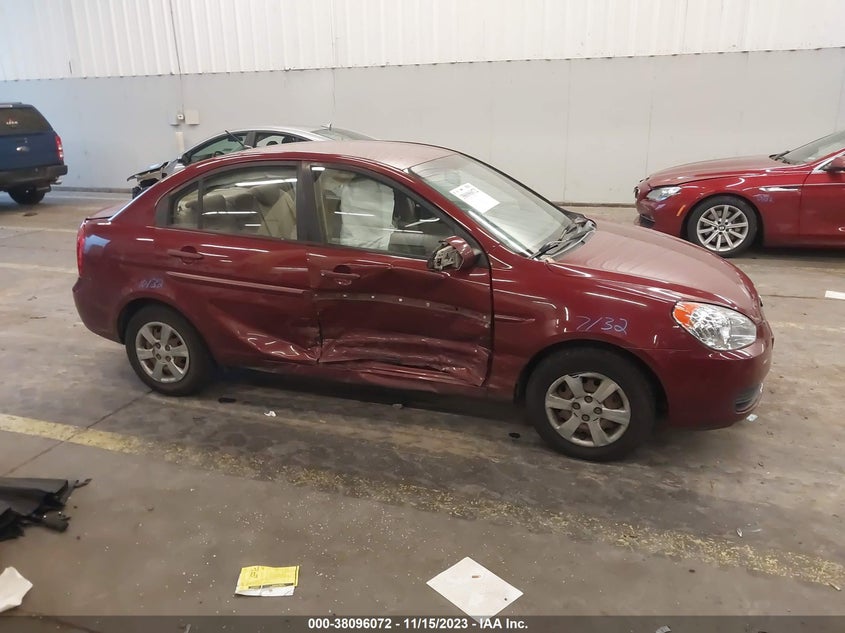 2006 Hyundai Accent Gls VIN: KMHCN46C06U052975 Lot: 38096072