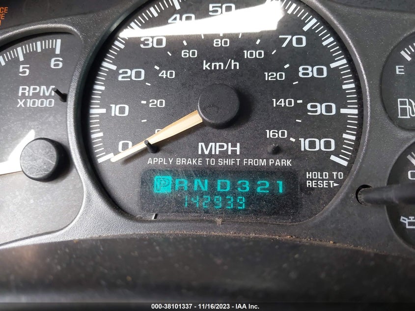 1999 Chevrolet Silverado 1500 VIN: 1GCEC14W4XE183112 Lot: 38101337