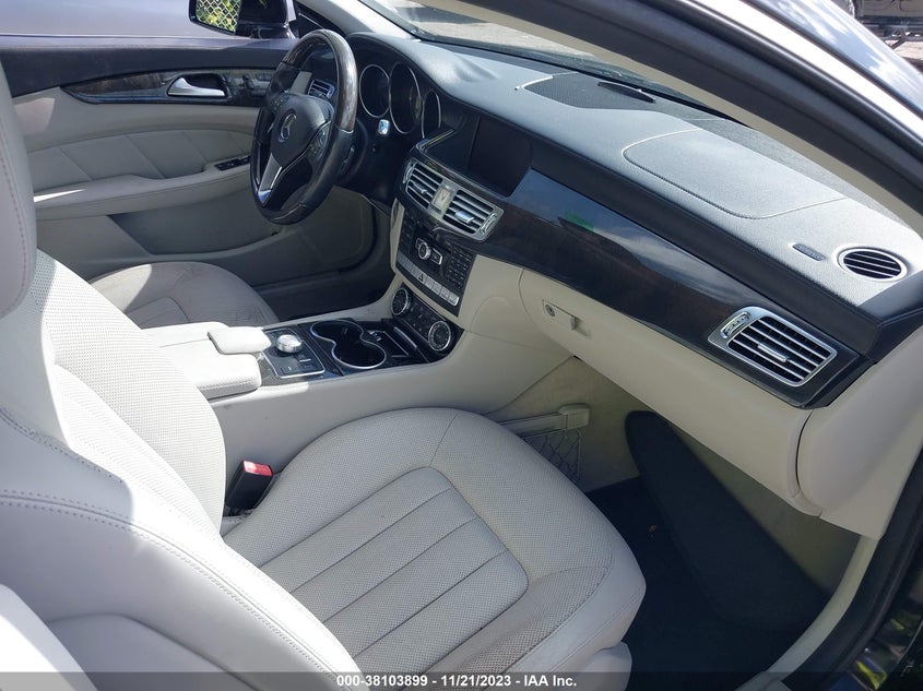 2012 Mercedes-Benz Cls 550 VIN: WDDLJ7DB0CA043594 Lot: 38103899