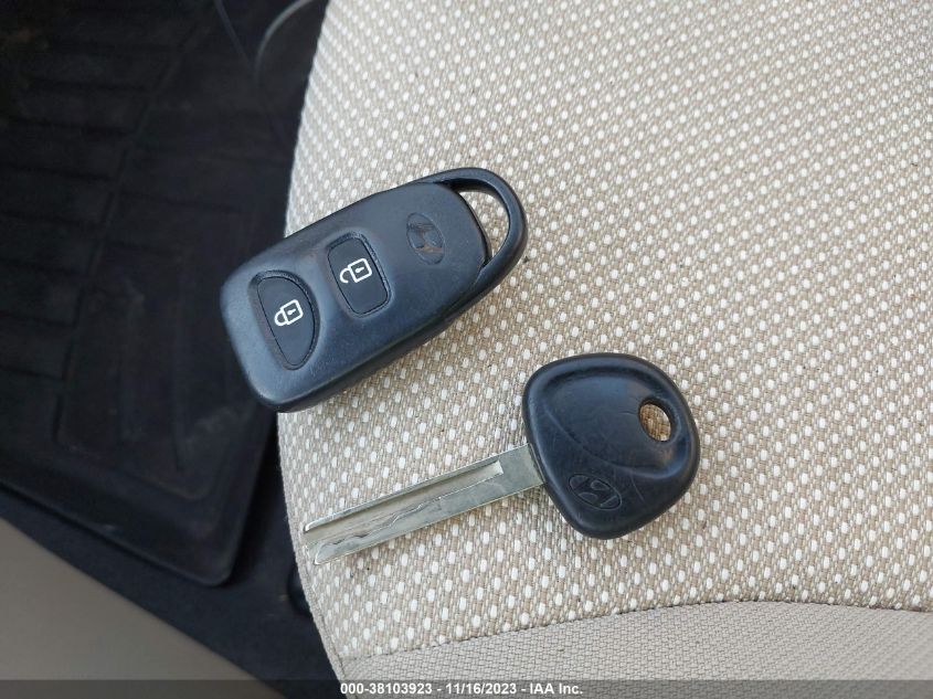 2014 Hyundai Accent Gls VIN: 2T1KR32E07C676425 Lot: 38103923