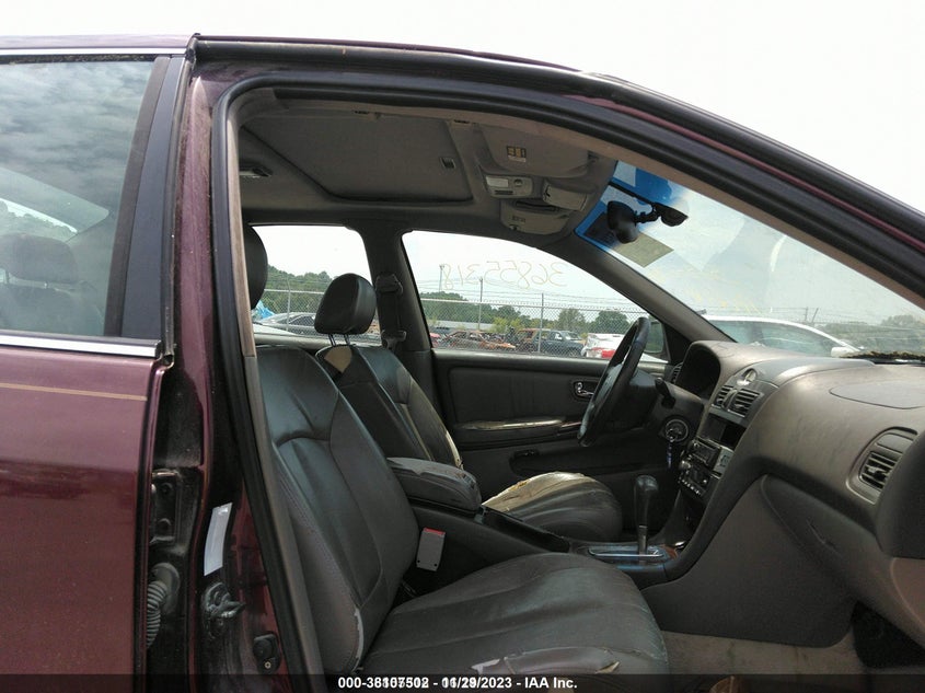 2001 Infiniti I30 Luxury VIN: JNKCA31A81T025780 Lot: 38107502