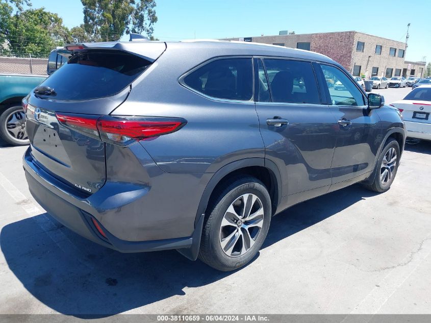 2022 TOYOTA HIGHLANDER XLE - 5TDHZRBH3NS203887