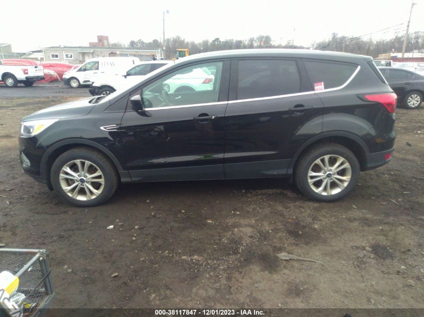 1FMCU9GD9KUB32440 2019 Ford Escape Se