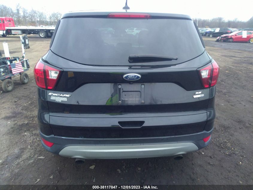 1FMCU9GD9KUB32440 2019 Ford Escape Se