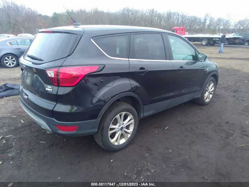 1FMCU9GD9KUB32440 2019 Ford Escape Se