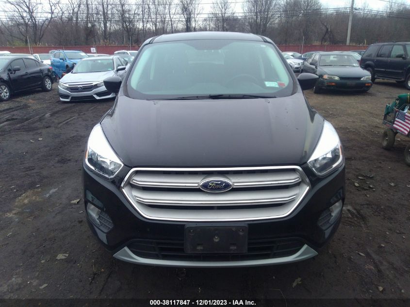 1FMCU9GD9KUB32440 2019 Ford Escape Se