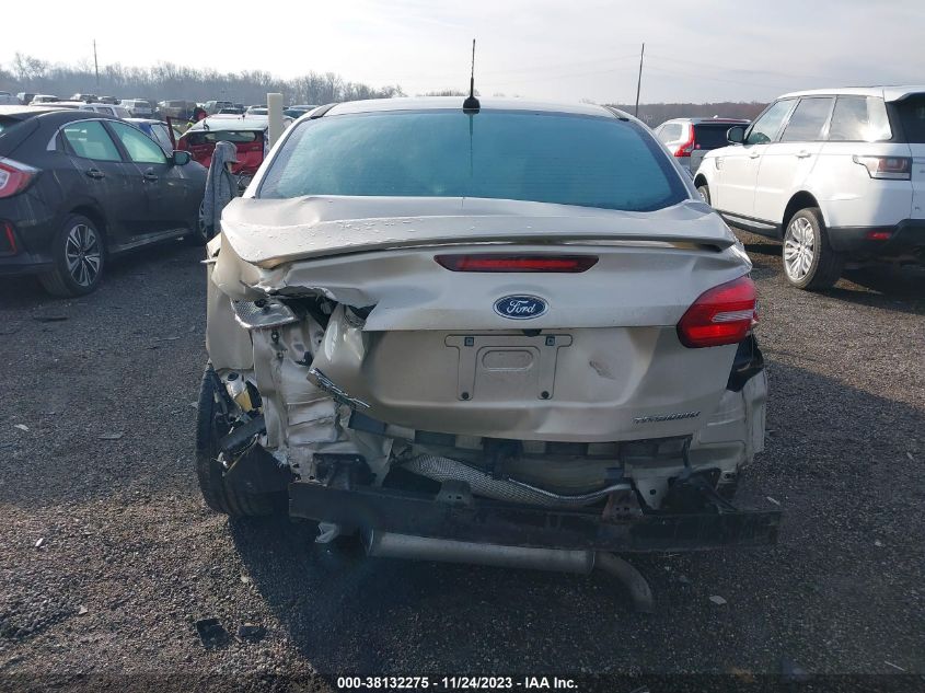 1FADP3J21HL338652 2017 Ford Focus Titanium