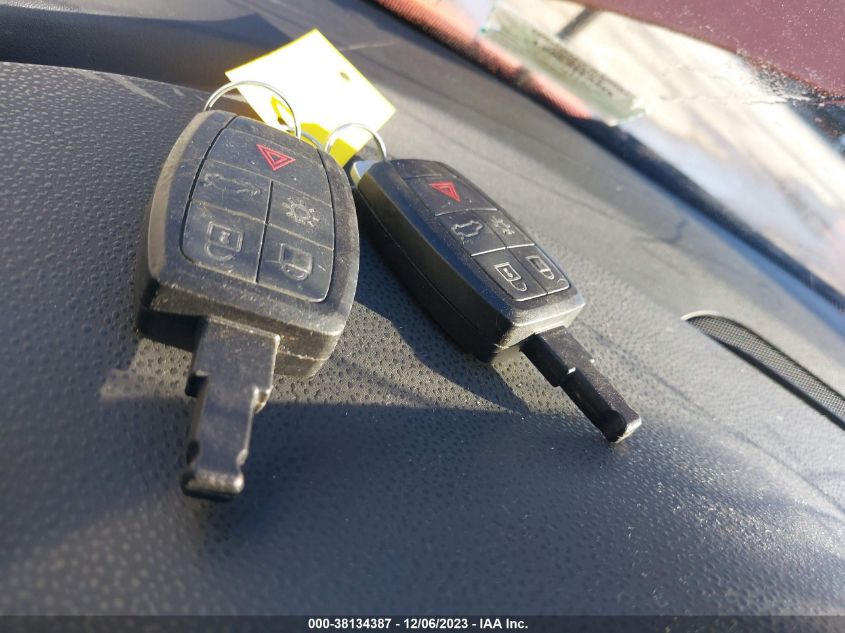 2011 Volvo C30 T5/T5 R-Design VIN: YV1672MK2B2231612 Lot: 38134387