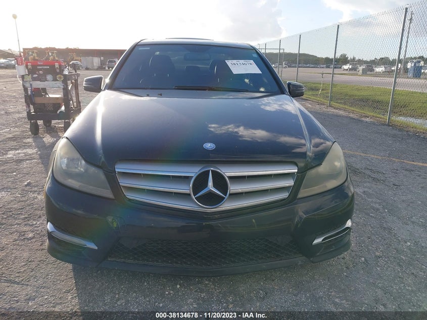 2013 MERCEDES-BENZ C 250 SPORT/LUXURY - WDDGF4HB3DA776591