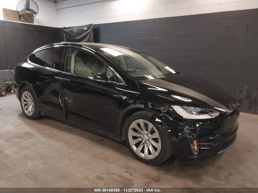 2018 Tesla Model X 75D/P100D/100D VIN: 5YJXCDE25JF096508 Lot: 38140385