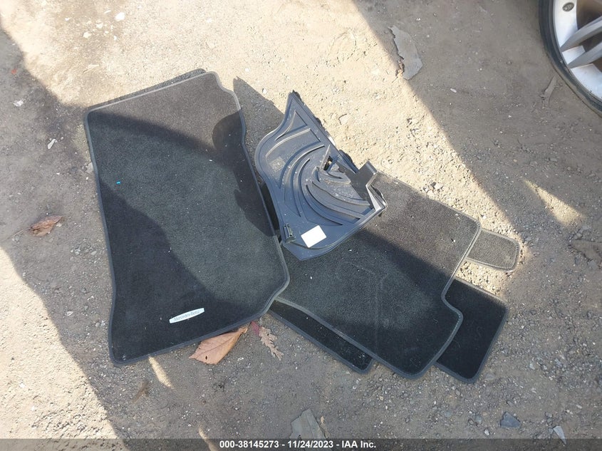 2014 MERCEDES-BENZ C 250 SPORT/LUXURY - WDDGF4HBXEA955194