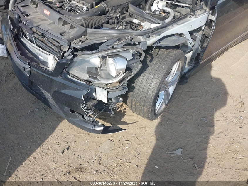 2014 MERCEDES-BENZ C 250 SPORT/LUXURY - WDDGF4HBXEA955194