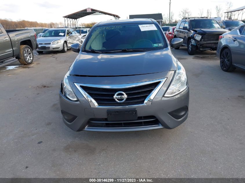 3N1CN7APXJL817910 2018 Nissan Versa 1.6 Sv