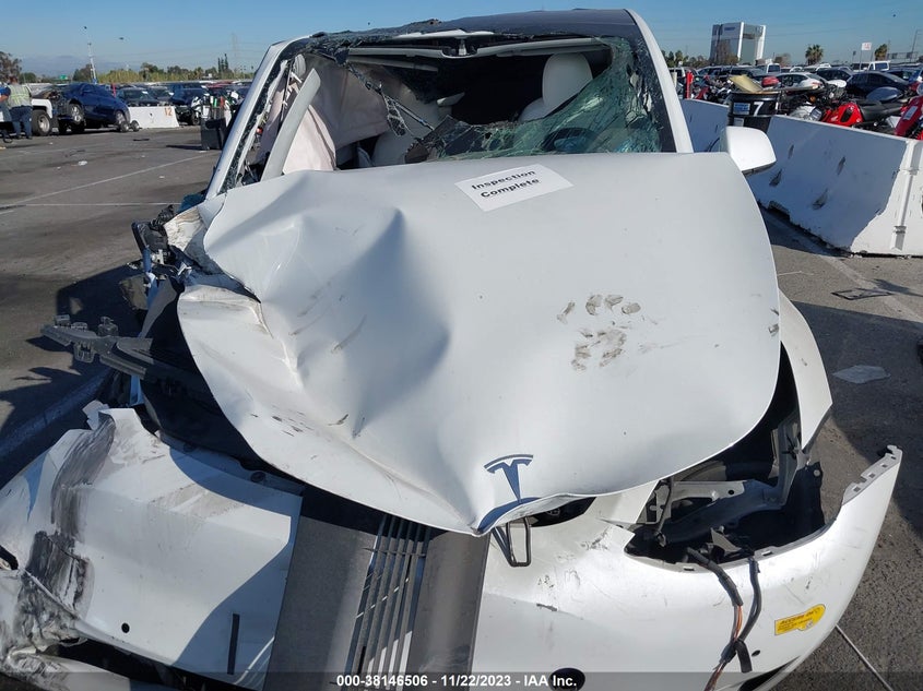 2022 Tesla Model Y Long Range Dual Motor All-Wheel Drive VIN: 7SAYGDEE3NF554851 Lot: 38146506