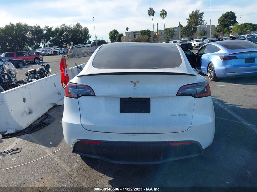 2022 Tesla Model Y Long Range Dual Motor All-Wheel Drive VIN: 7SAYGDEE3NF554851 Lot: 38146506