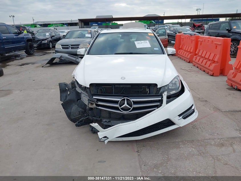 2014 MERCEDES-BENZ C 250 SPORT/LUXURY - WDDGF4HB5EA965521