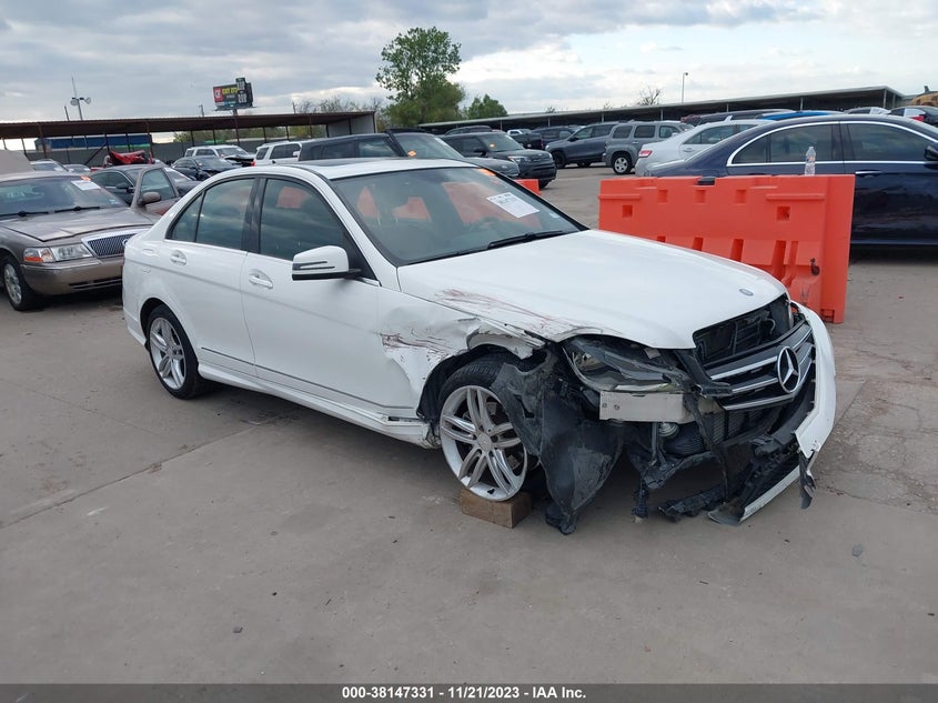 2014 MERCEDES-BENZ C 250 SPORT/LUXURY - WDDGF4HB5EA965521