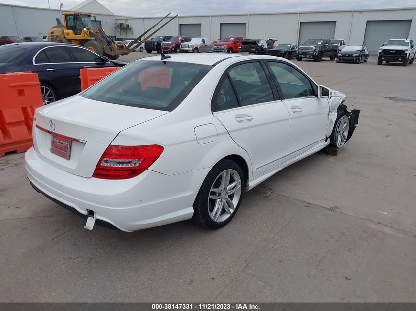 2014 MERCEDES-BENZ C 250 SPORT/LUXURY - WDDGF4HB5EA965521
