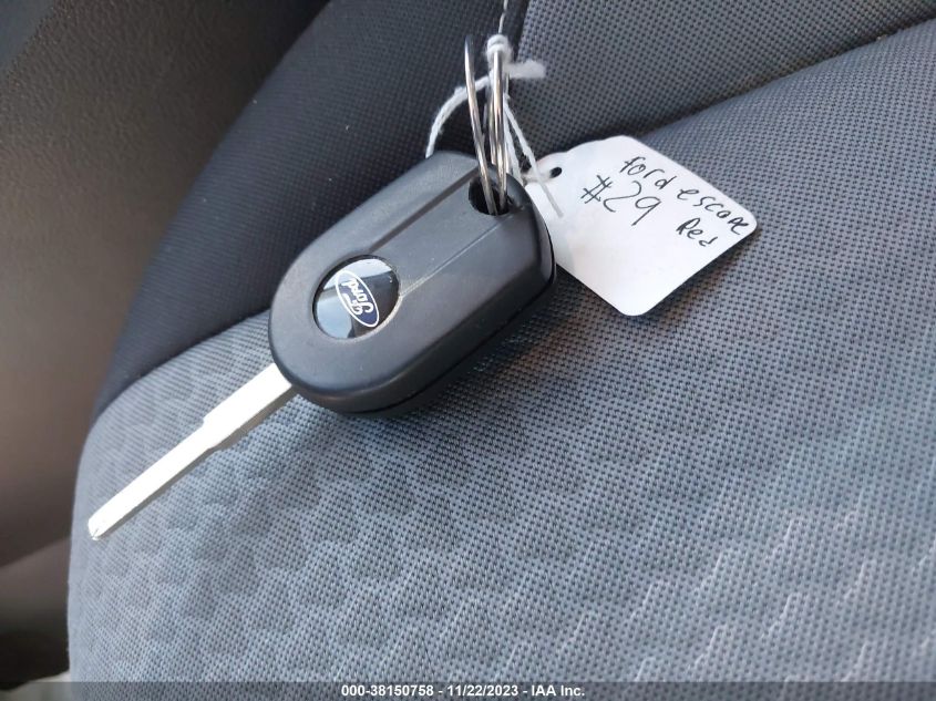 1FMCU9GD9JUB60897 2018 Ford Escape Se
